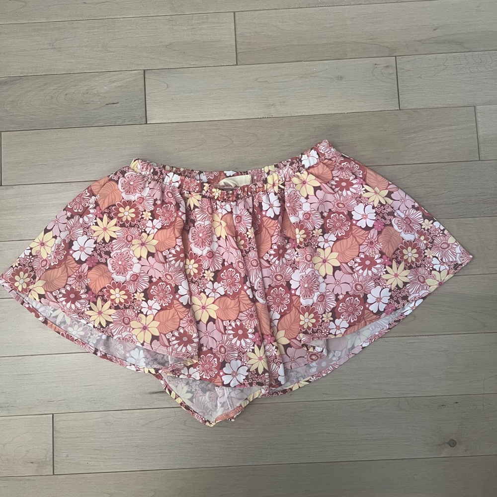 Altar’d State flowy floral shorts in size XS.